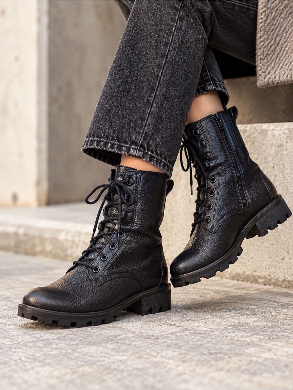 SOREL Phoenix Lace Waterproof Black Leather Combat Boots 7.5